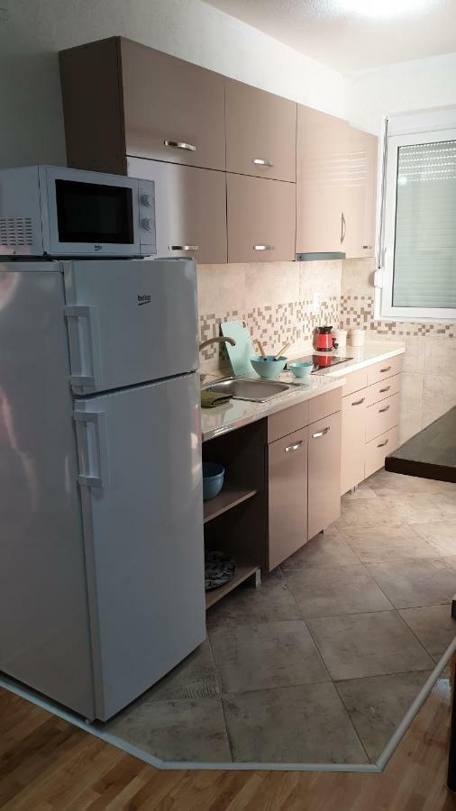 Apartments In City Center 库马诺沃 外观 照片